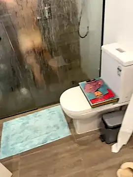 Snapshot of Reacher110565 chatting on 10.04.25 Reacher110565 online show from 10.04.25