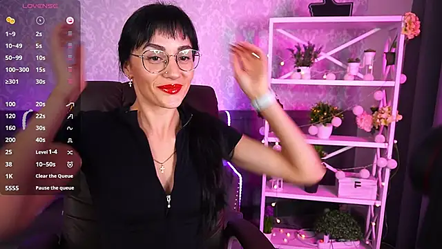 EviLune online show from 10.25.25