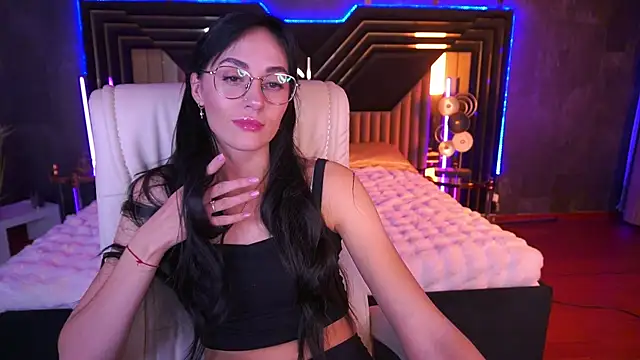 EviLune online show from 11.07.25