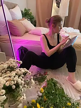 Snapshot of miamunn chatting on 10.16.25 miamunn online show from 10.16.25