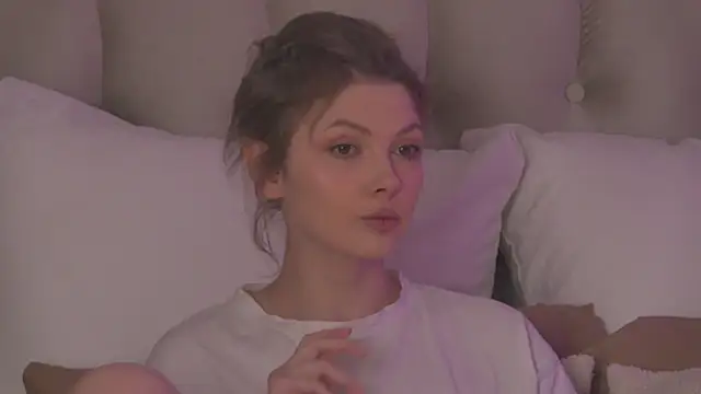 Snapshot of miamunn chatting on 04.18.26 miamunn online show from 04.18.26