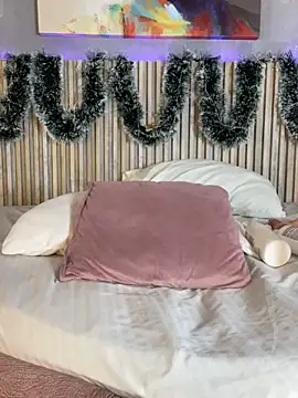 Saracooper   online show from 11.21.25