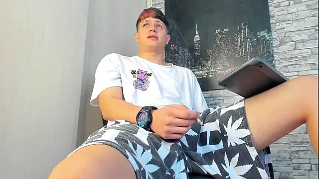 Snapshot of Themasterhades_777 chatting on 10.10.25 Themasterhades 777 online show from 10.10.25