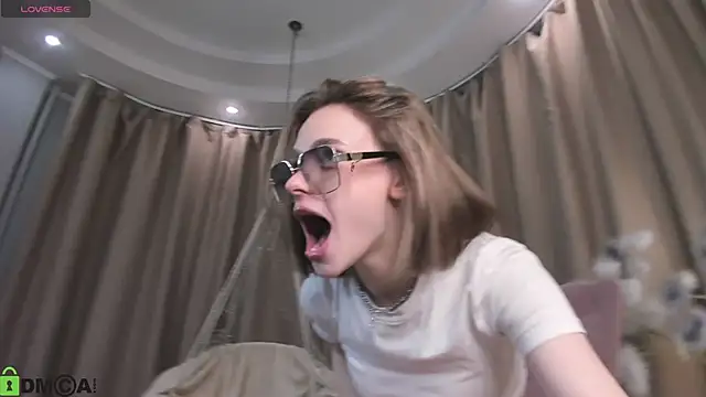 Naomi   Rias online show from 10.25.25