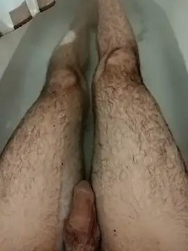 Snapshot of picyu060 chatting on 11.26.25 picyu060 online show from 11.26.25