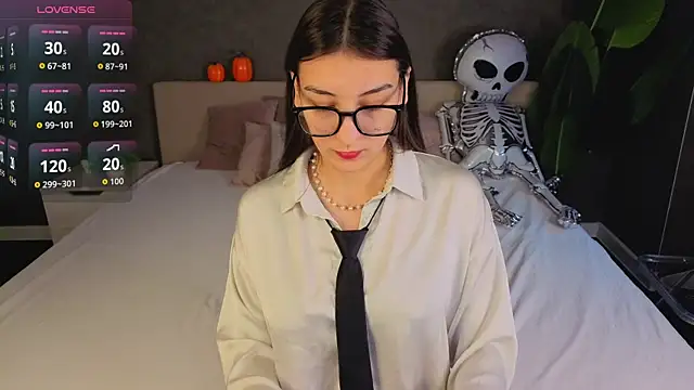 Carrie Roberts online show from 10.21.25