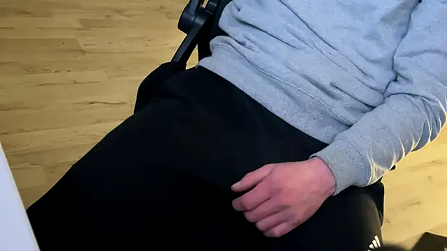 Snapshot of Starfight-Xela chatting on 03.31.26 Starfight-Xela online show from 03.31.26