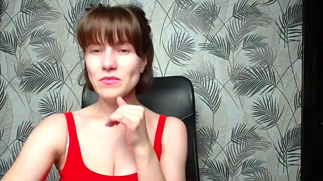 Snapshot of Kelly_Kisss chatting on 09.20.25 Kelly Kisss online show from 09.20.25