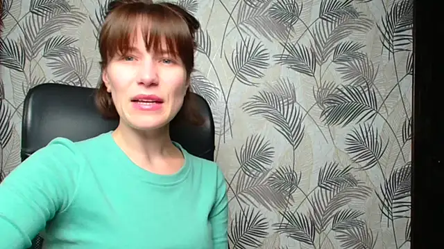 Snapshot of Kelly_Kisss chatting on 09.28.25 Kelly Kisss online show from 09.28.25