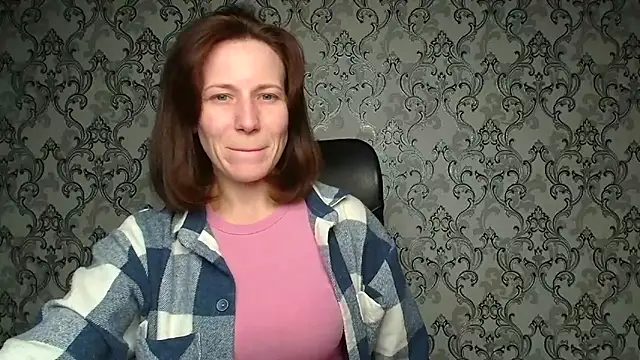 Kelly Kisss online show from 12.19.25