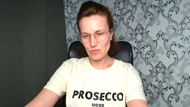 Kelly Kisss online show from 06.14.26