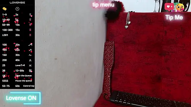 Snapshot of naomi_powel chatting on 01.19.26 naomi powel online show from 01.19.26