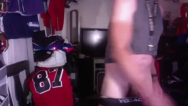 Snapshot of DILFJockDad87 chatting on 03.23.26 DILFJockDad87 online show from 03.23.26