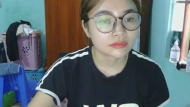 Uhem112 online show from 10.18.25