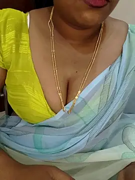 Snapshot of Anu_Reddy_10 chatting on 09.18.25 Anu Reddy 10 online show from 09.18.25