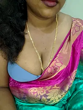 Snapshot of Anu_Reddy_10 chatting on 09.18.25 Anu Reddy 10 online show from 09.18.25