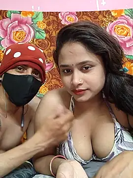Seducing couple online show from 04.24.26