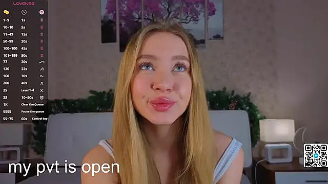 Snapshot of Anna_mileer chatting on 12.15.25 Anna mileer online show from 12.15.25