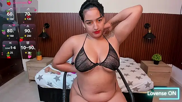 Snapshot of ElectraRose_ chatting on 10.24.25 ElectraRose online show from 10.24.25