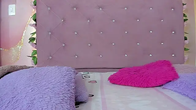 violet taylor  online show from 06.27.26