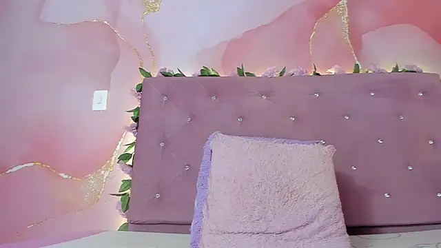 violet taylor  online show from 07.31.26