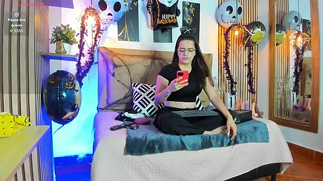 Snapshot of _samanthaa_foxx chatting on 10.09.25 samanthaa foxx online show from 10.09.25