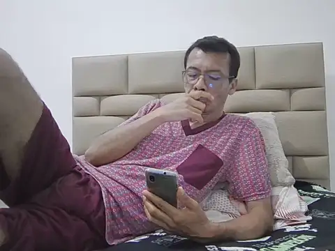 skinnylatino51 online show from 12.03.25