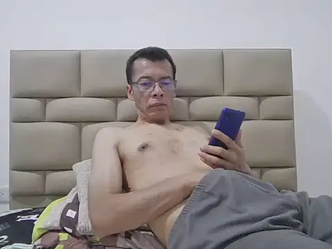 skinnylatino51 online show from 01.15.26