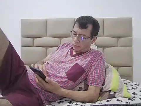 skinnylatino51 online show from 05.01.26
