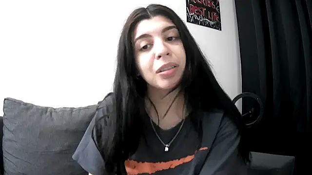 Snapshot of VioletaZein chatting on 11.22.25 VioletaZein online show from 11.22.25