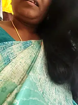 Snapshot of papukurty chatting on 09.15.25 papukurty online show from 09.15.25