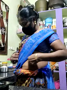 Snapshot of papukurty chatting on 10.19.25 papukurty online show from 10.19.25