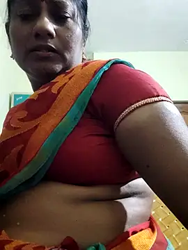 Snapshot of papukurty chatting on 10.21.25 papukurty online show from 10.21.25