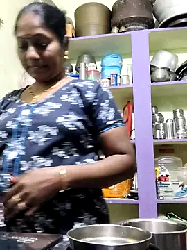 Snapshot of papukurty chatting on 10.23.25 papukurty online show from 10.23.25