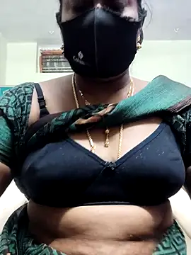 Snapshot of papukurty chatting on 10.25.25 papukurty online show from 10.25.25