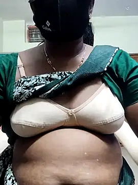 Snapshot of papukurty chatting on 10.30.25 papukurty online show from 10.30.25