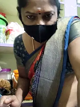 Snapshot of papukurty chatting on 11.14.25 papukurty online show from 11.14.25