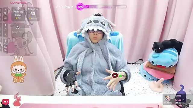 momoLoveLuna online show from 03.18.26