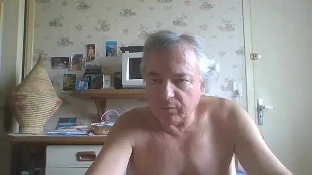 Snapshot of gegevincent chatting on 06.28.26 gegevincent online show from 06.28.26