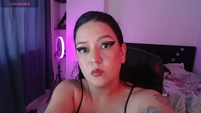 Snapshot of Abbyjoness21 chatting on 12.22.25 Abbyjoness21 online show from 12.22.25