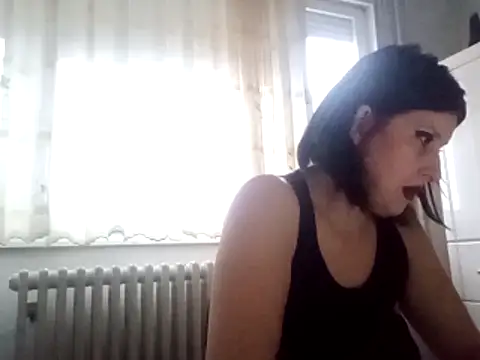 Snapshot of milf44milf chatting on 11.28.25 milf44milf online show from 11.28.25