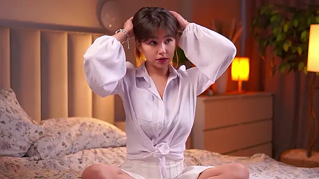 Julia PR0 online show from 10.27.25