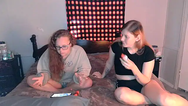 XxMidnightMysteryxX online show from 11.13.25