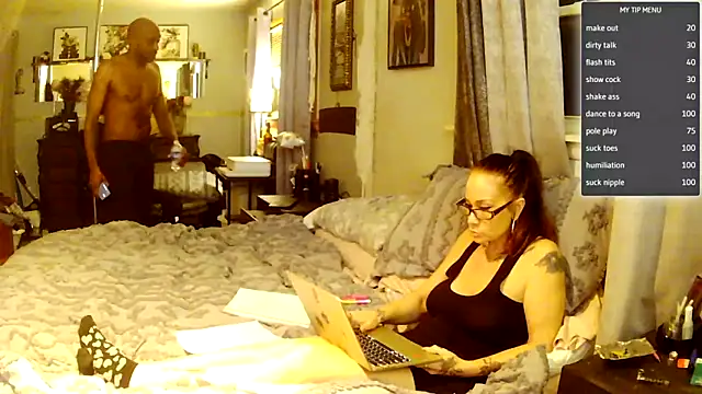 Snapshot of sexyred77713 chatting on 03.16.26 sexyred77713 online show from 03.16.26