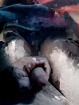 Snapshot of castroerik chatting on 12.15.25 castroerik online show from 12.15.25