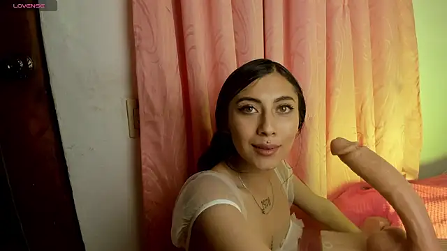 Alanaloiiss  online show from 05.03.26