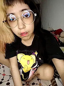 Snapshot of YukiRam chatting on 03.20.26 YukiRam online show from 03.20.26