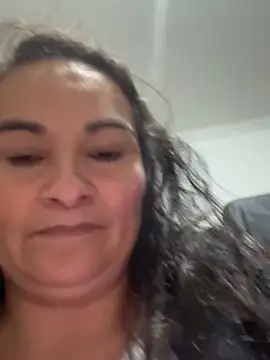 StefiAlizon70 online show from 10.18.25