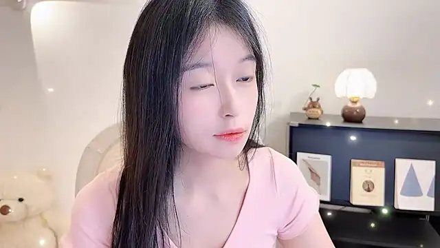 Onechestnut online show from 11.12.25