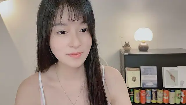 Snapshot of Onechestnut chatting on 05.29.26 Onechestnut online show from 05.29.26